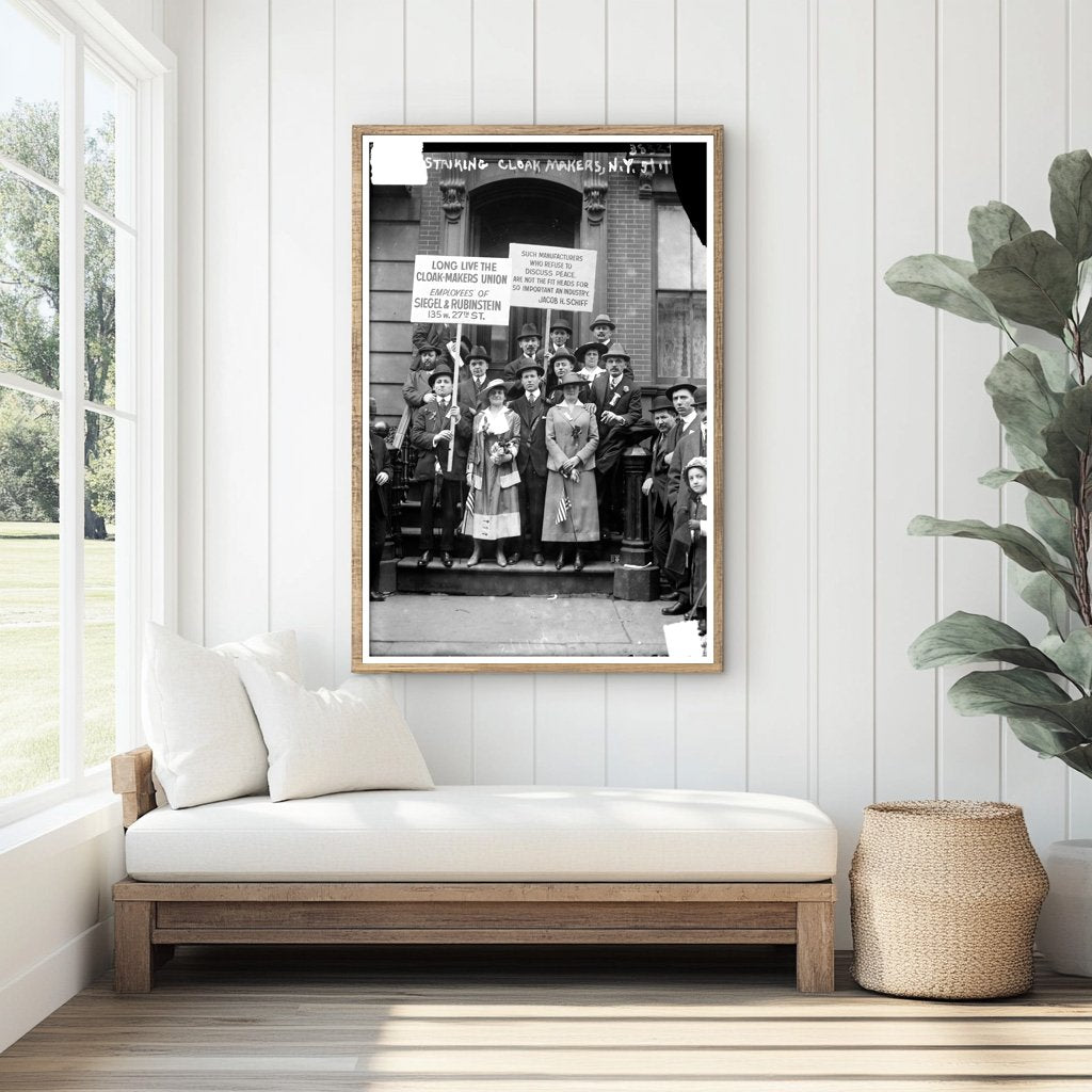 1916 New York Cloak Makers Strike: Picketing Steps Scene
