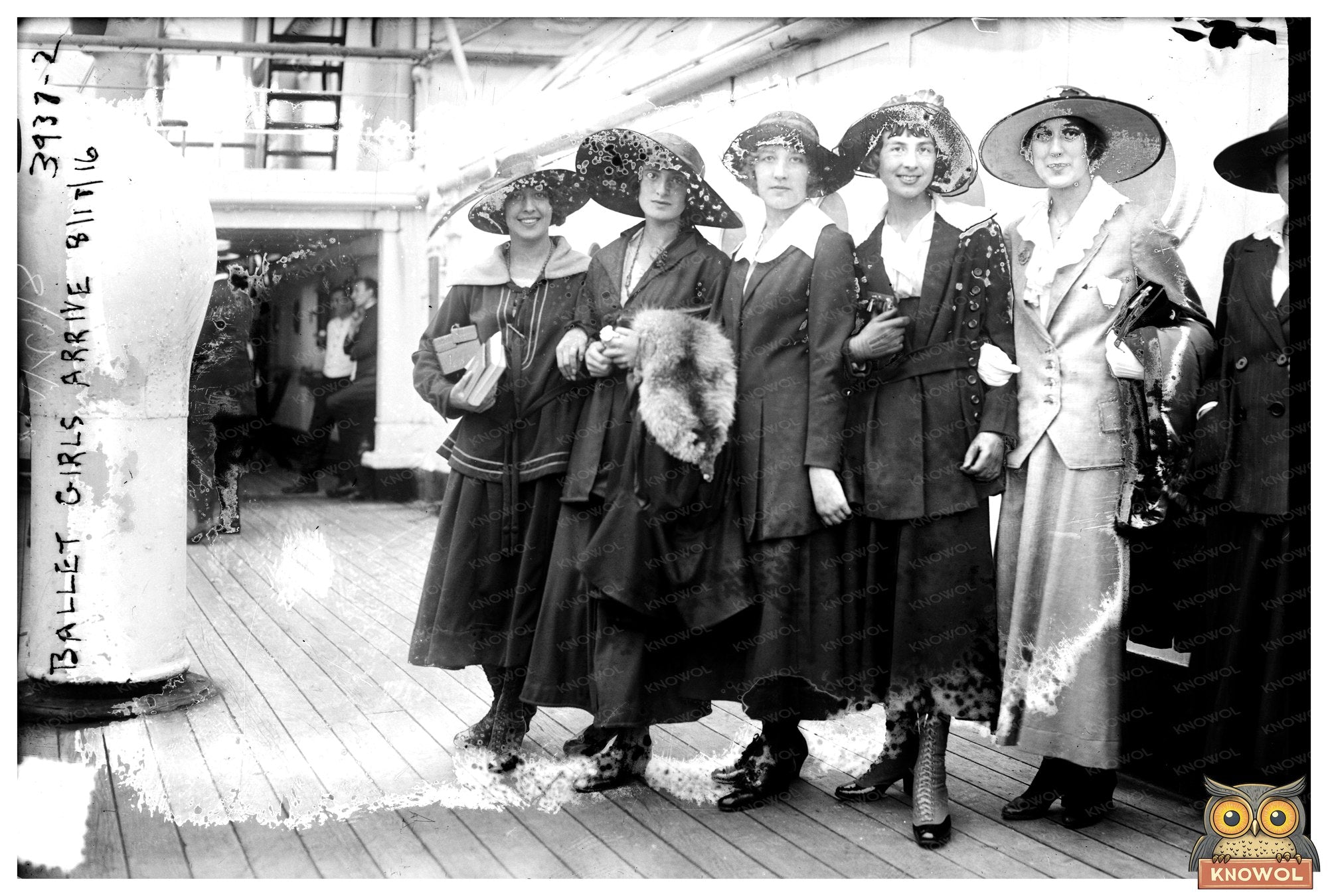 Young Ballet Dancers Greet NYC, 1916 Arrival