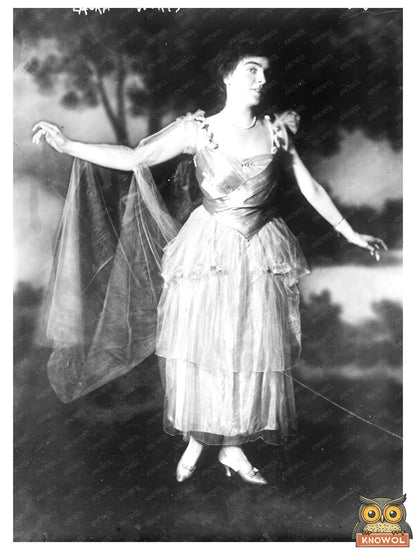 Historic Laura Wurts Print, Vintage Art
