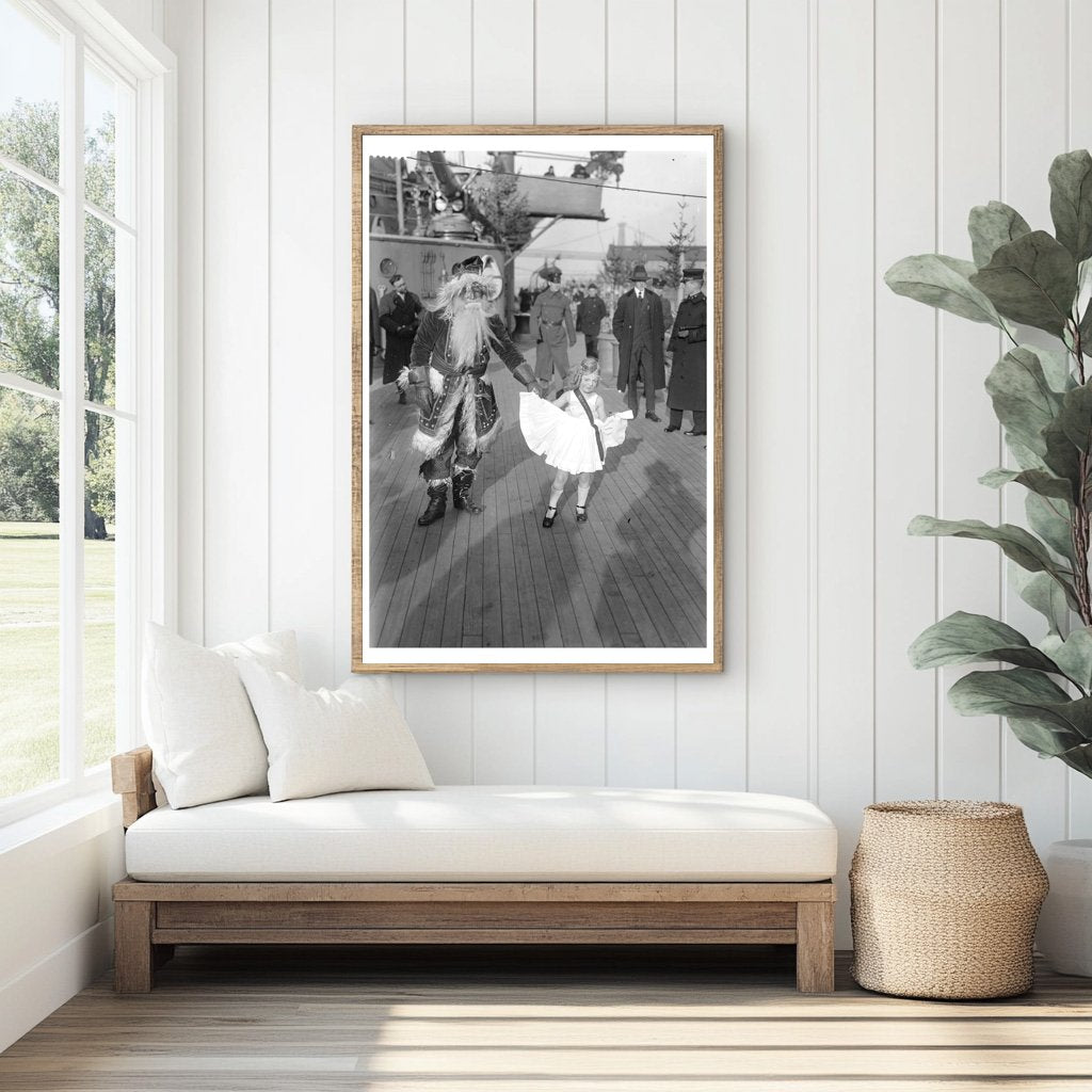 Charming Santa Claus Celebrates Christmas in NYC