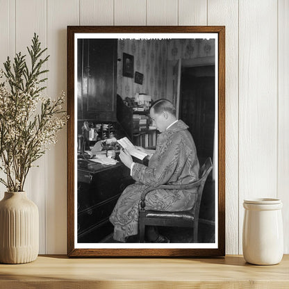 Early 20th Century Baritone in Performance