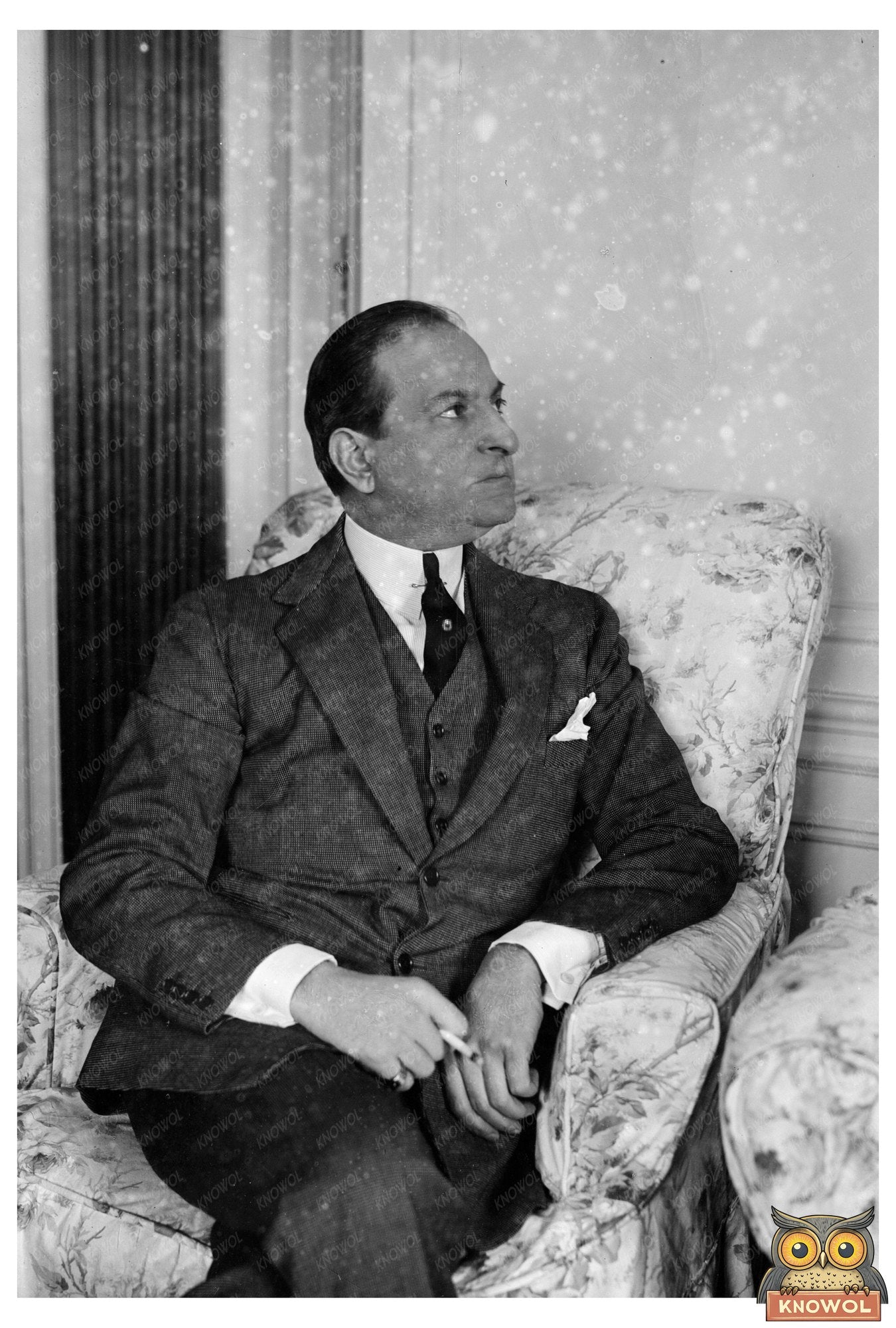 Vintage Portrait: A Glimpse into Early 20th Century Life