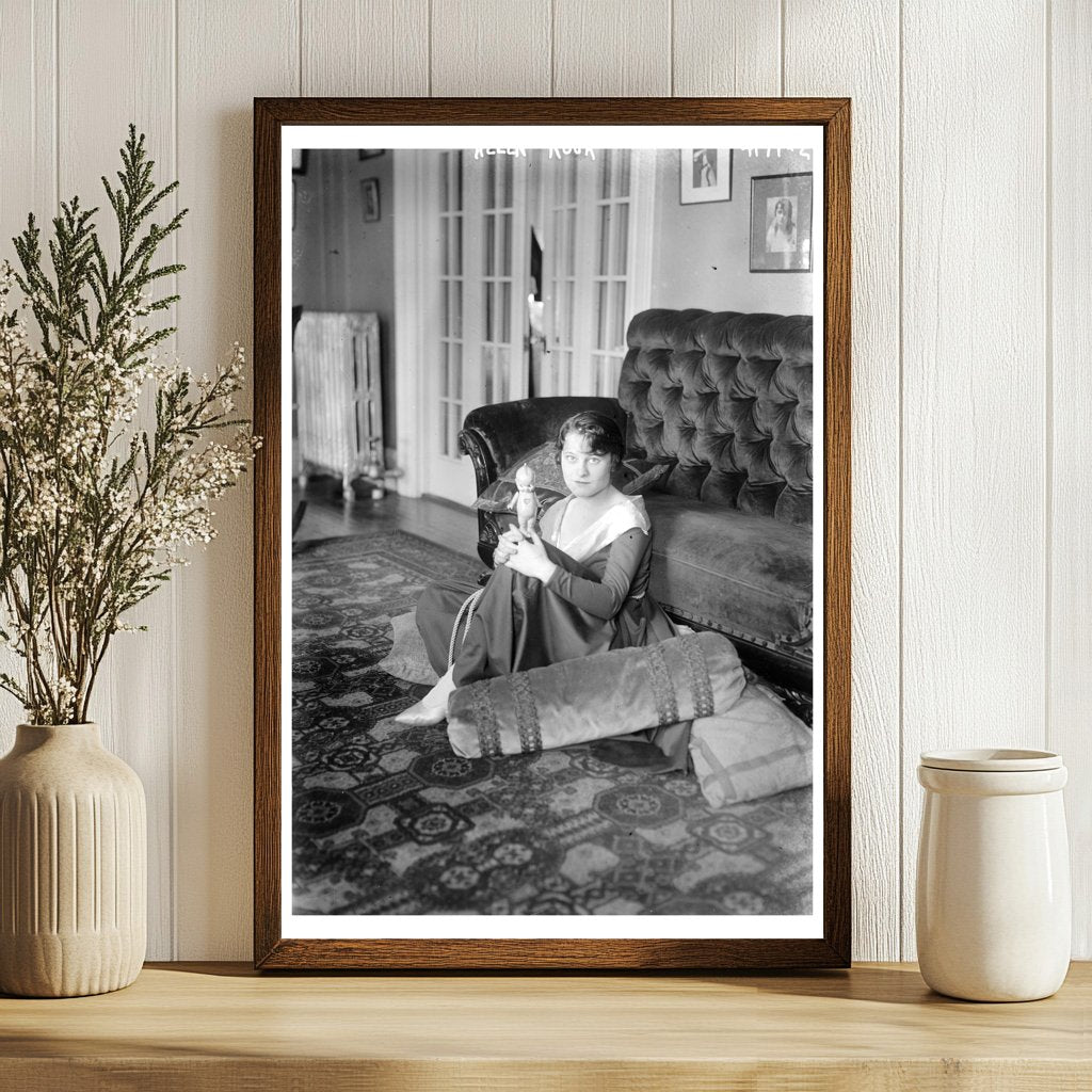 1918 Vintage Portrait of Elegant Woman in Period Fashion