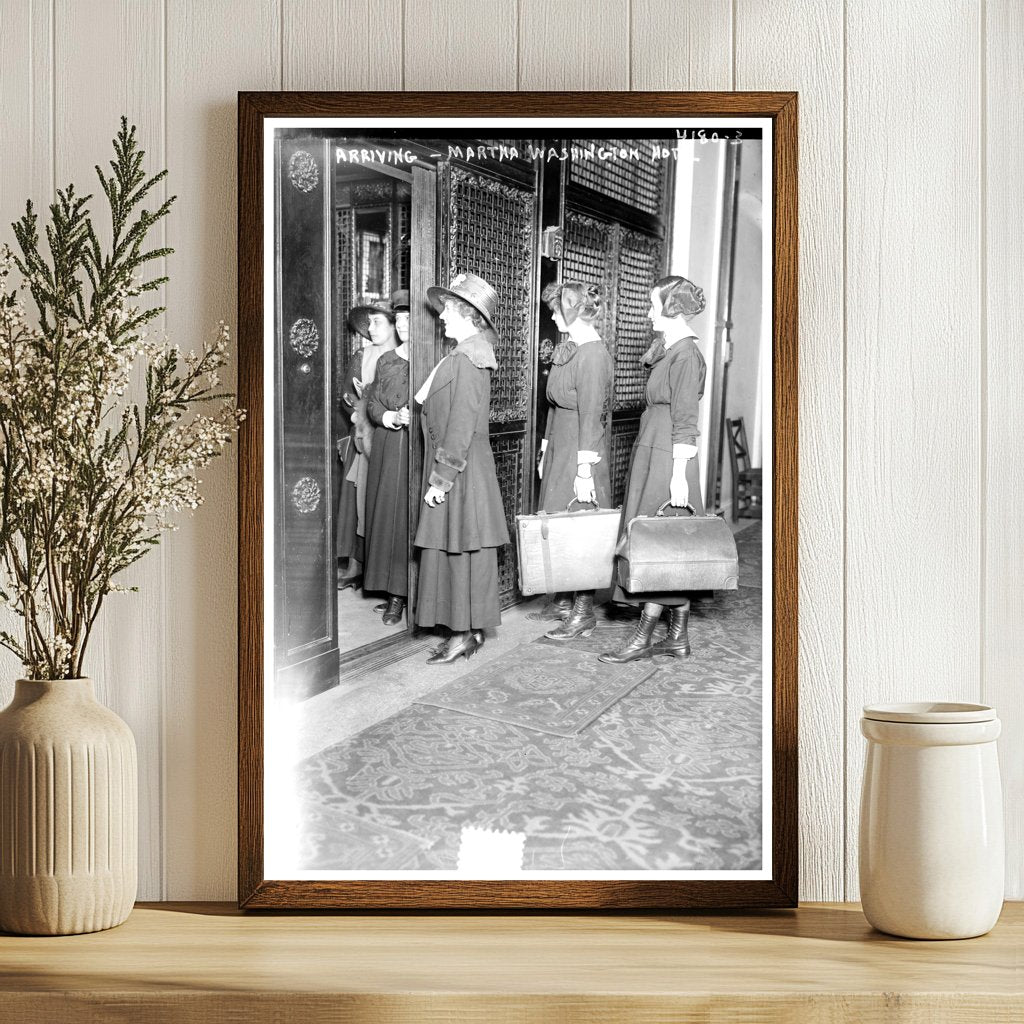 Women’s Welcome: The Historic Martha Washington Hotel Entran