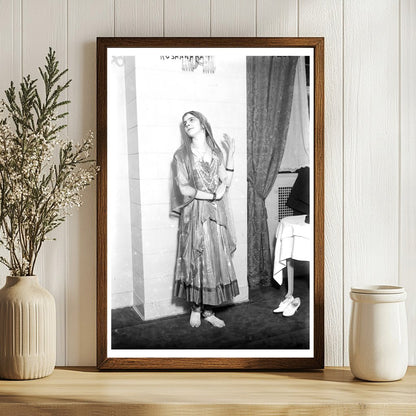 1917: Captivating Portrait of Roshanara in Time