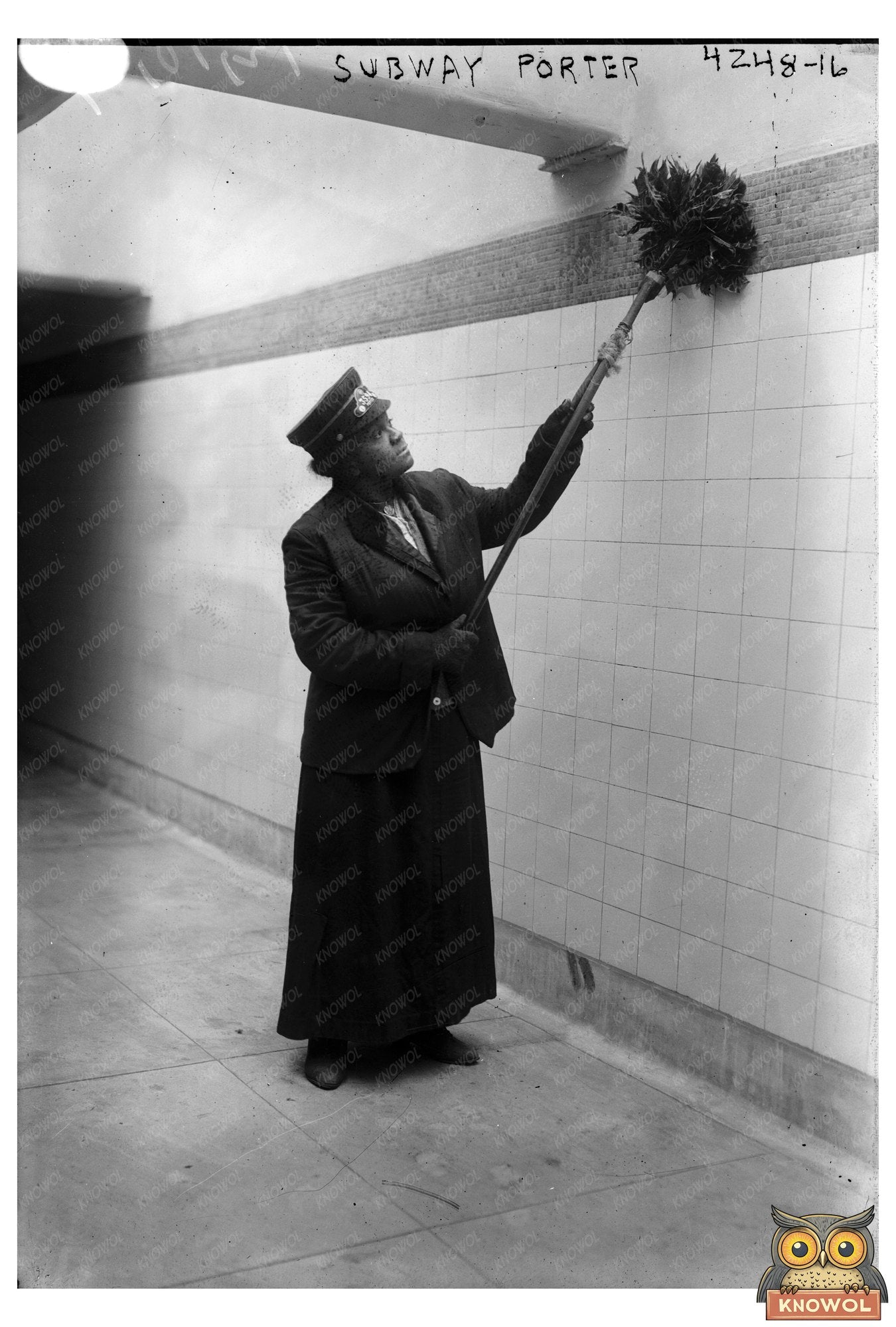 1917 Subway Porter: A Vital Transit Era Icon