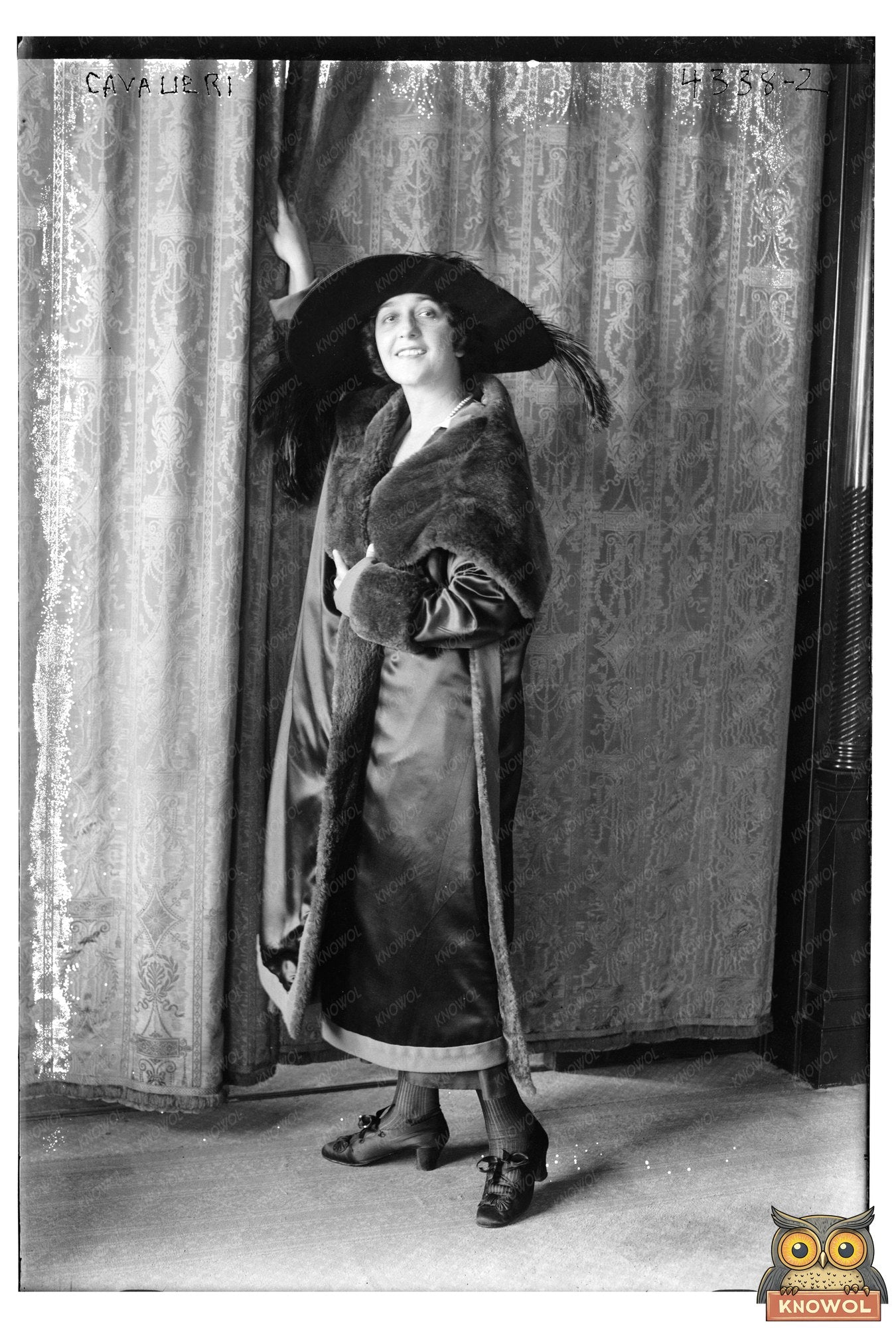 “Elegant Early 20th Century Cavalieri Gathering”