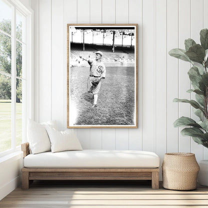 1917 Chicago Baseball Star Byrd Lynn in Action