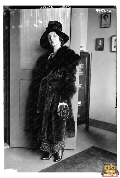 Captivating Soprano in Concert, Circa 1915-1920