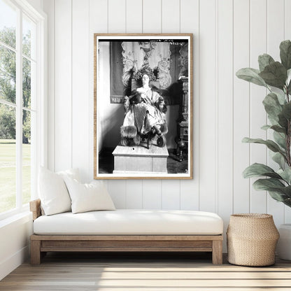 Elegant Soprano Luisa Tetrazzini in Historic Portrait