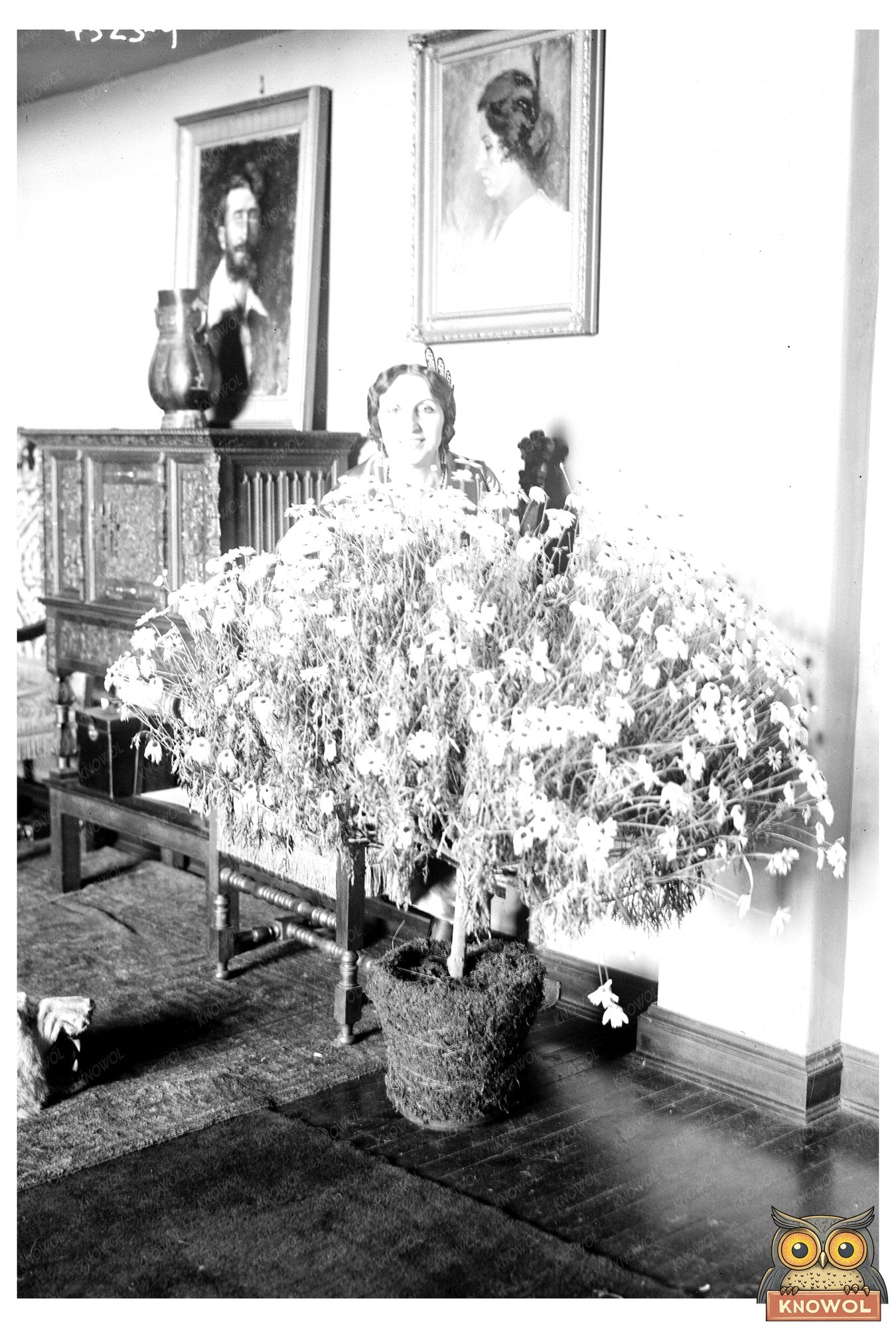 Vintage Portrait of a 1910s Opera Soprano Star