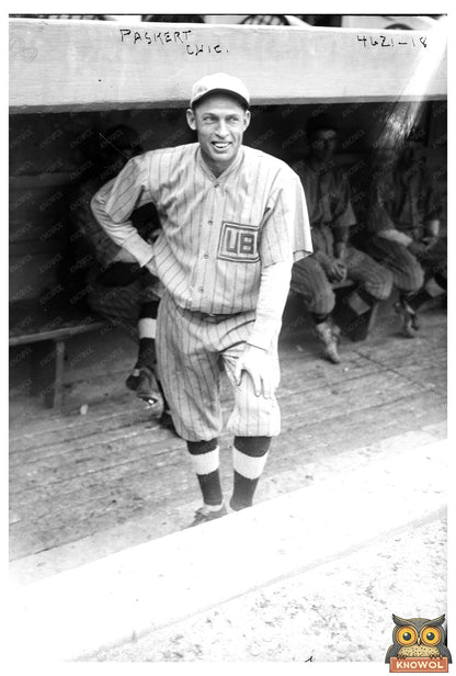 1918 Chicago Cubs Outfielder Dode Paskert in Action