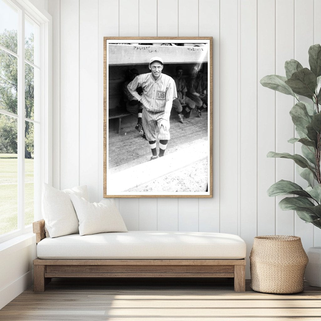 1918 Chicago Cubs Outfielder Dode Paskert in Action