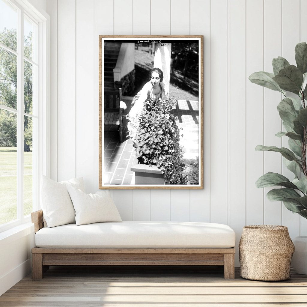 Vintage Portrait of Iconic Soprano from the 1910s