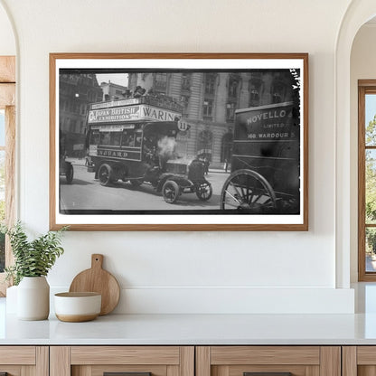 Vintage London Motor Bus: 1915-1920 Urban Transport