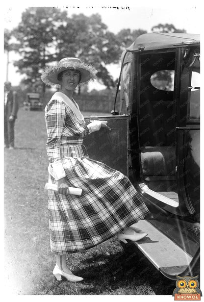 Elegant Portrait of Early 20th Century Society Woman