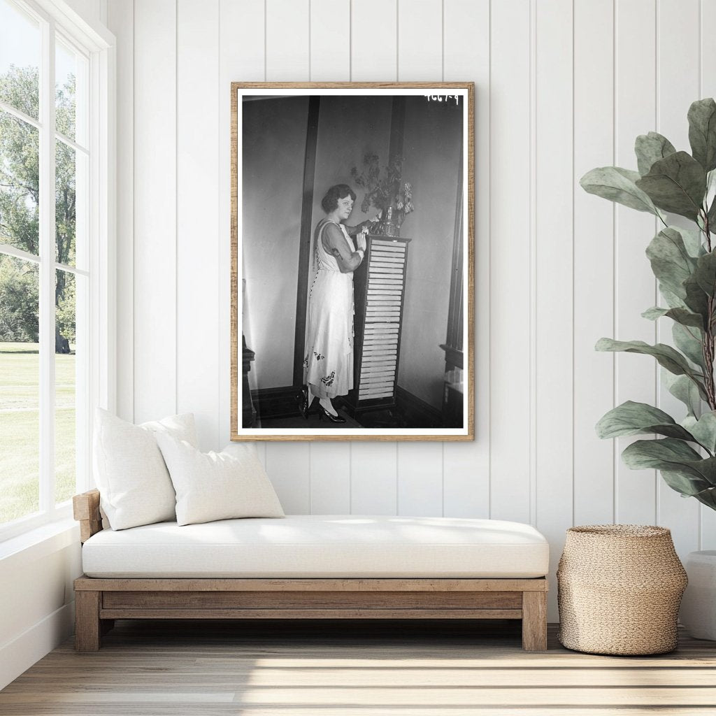 1920s Elegance: Captivating Portrait of Dietrich