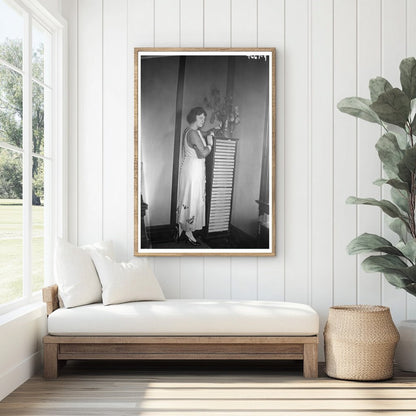 1920s Elegance: Captivating Portrait of Dietrich