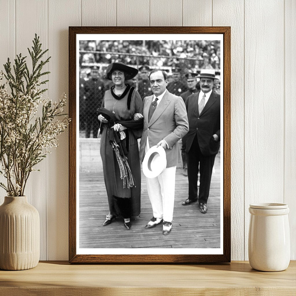 Vibrant 1918 Caruso Performance Moment Captured