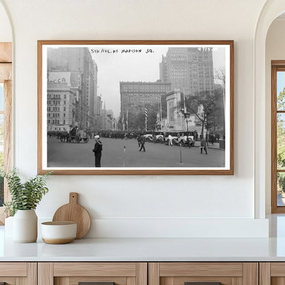 1918 Bustling 5th Ave. at Madison Square Scene
