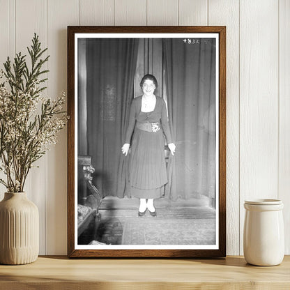 Exploring Early 20th Century Life: 1915-1920 Charm