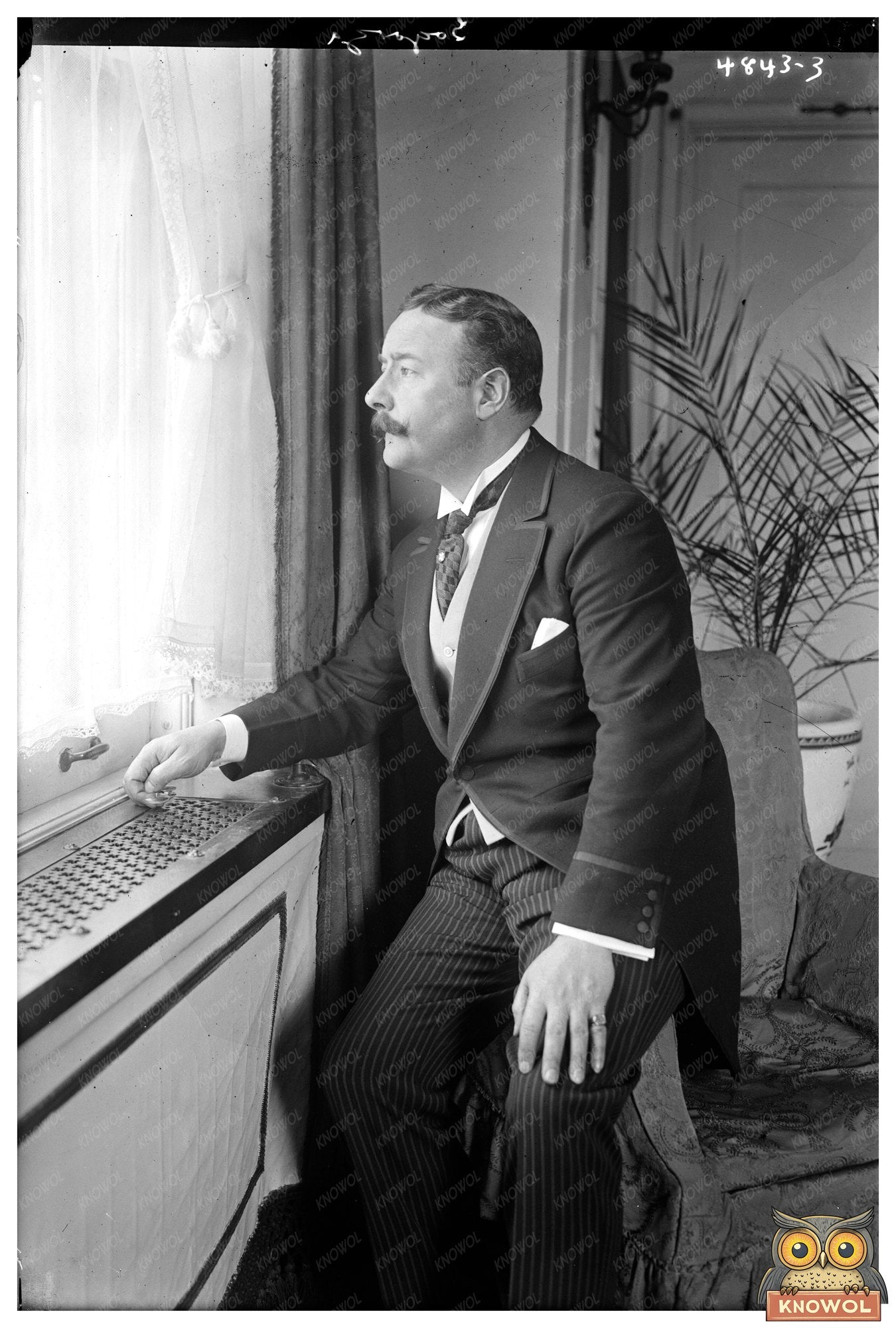 1920s Illusionist Gogorza in Mesmerizing Performance