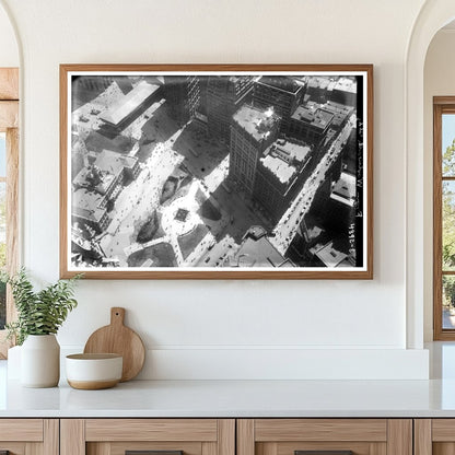 Stunning 1910s View of NYCs Woolworth Building