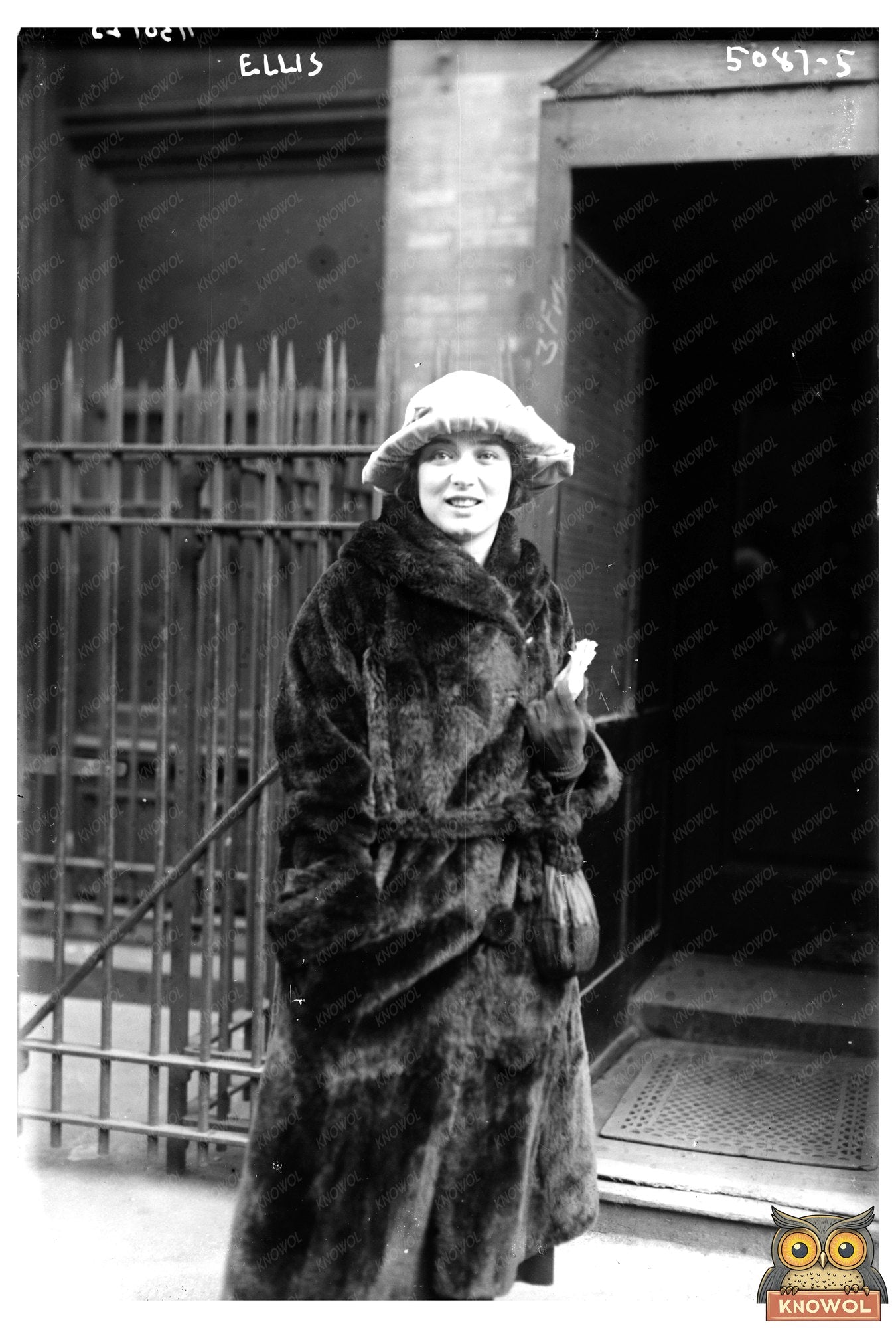 Historic 1925 View of Ellis Island Charm