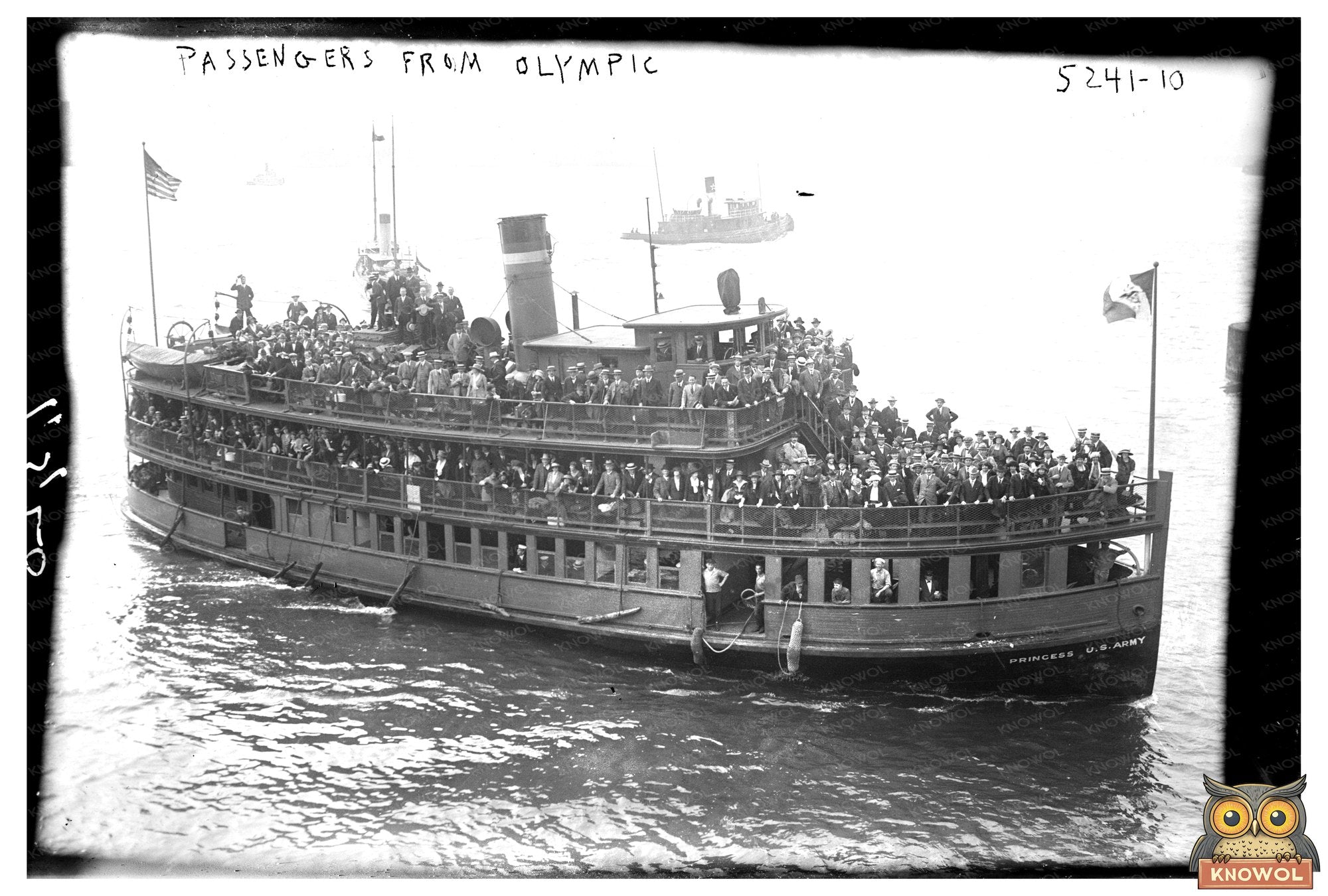 Elegant Passengers Aboard the RMS Olympic, Circa 1915