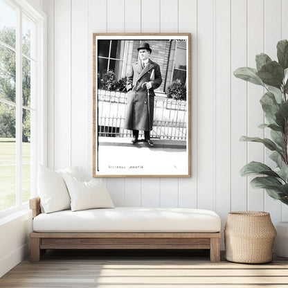 Powerful Tenor Captures Hearts: Early 20th Century Opera