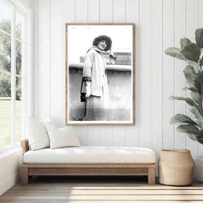 1920s Glamour: Justine Johnstone in Vintage Portrait