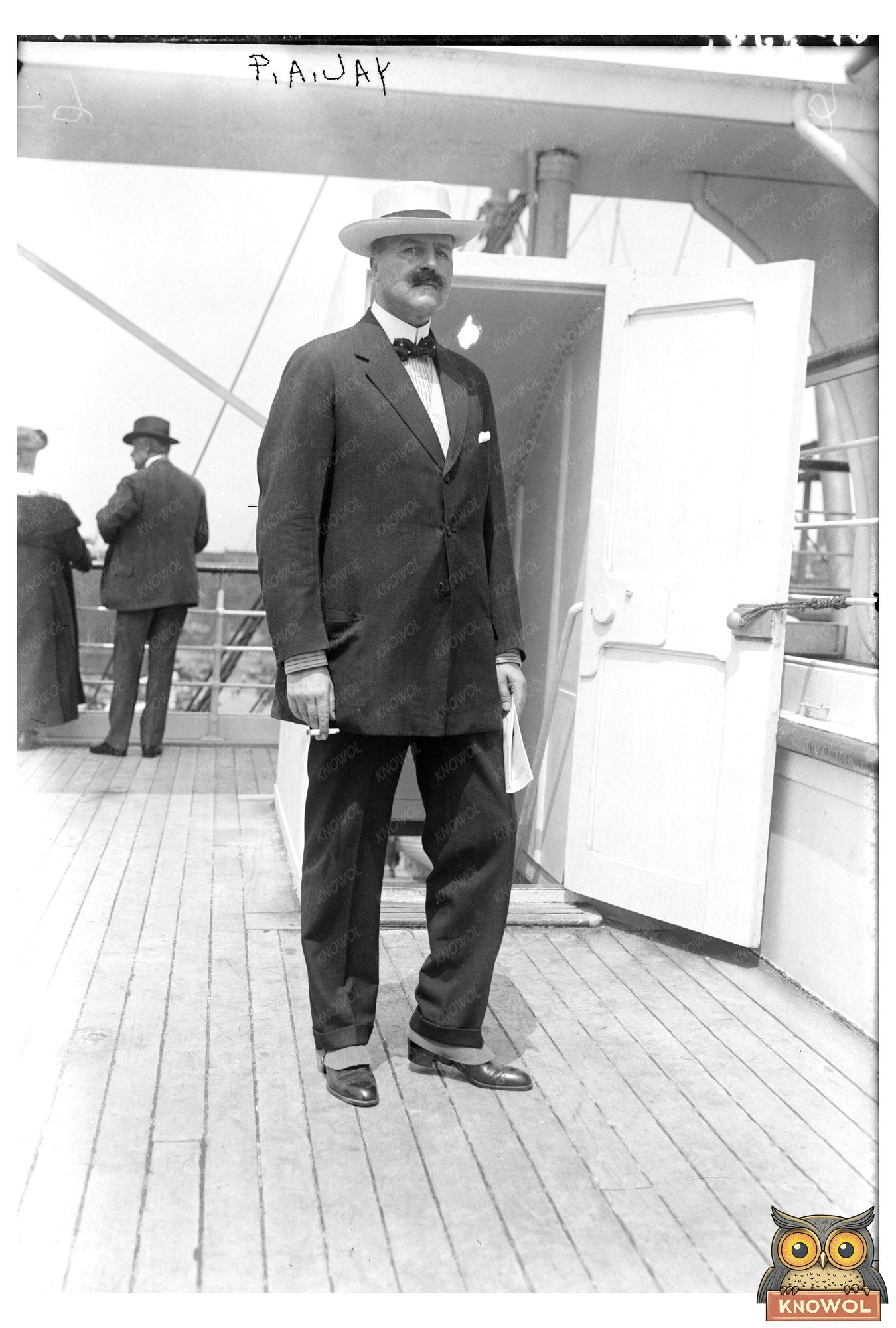 1920s American Life: Captivating Historical Portrait