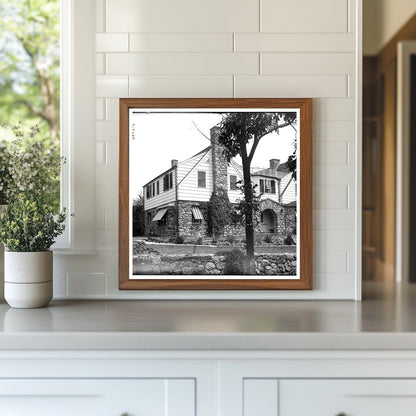 Charming Early 20th-Century Harrold House Photo