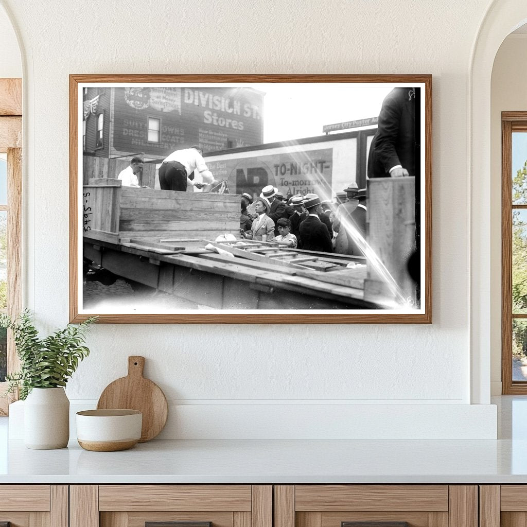 1920s Workers Unloading Freight: A Daily Scene