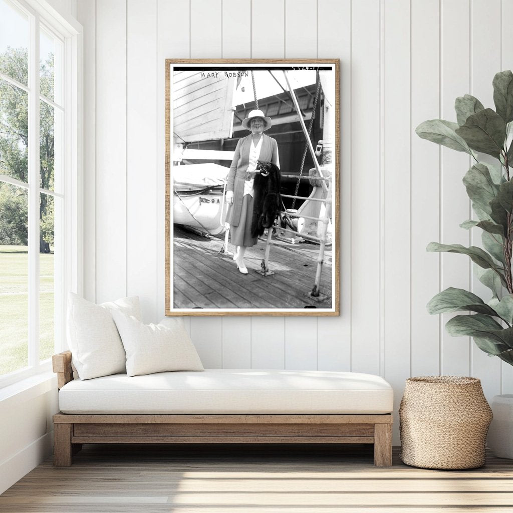 1920s Portrait of a Trailblazing American Woman