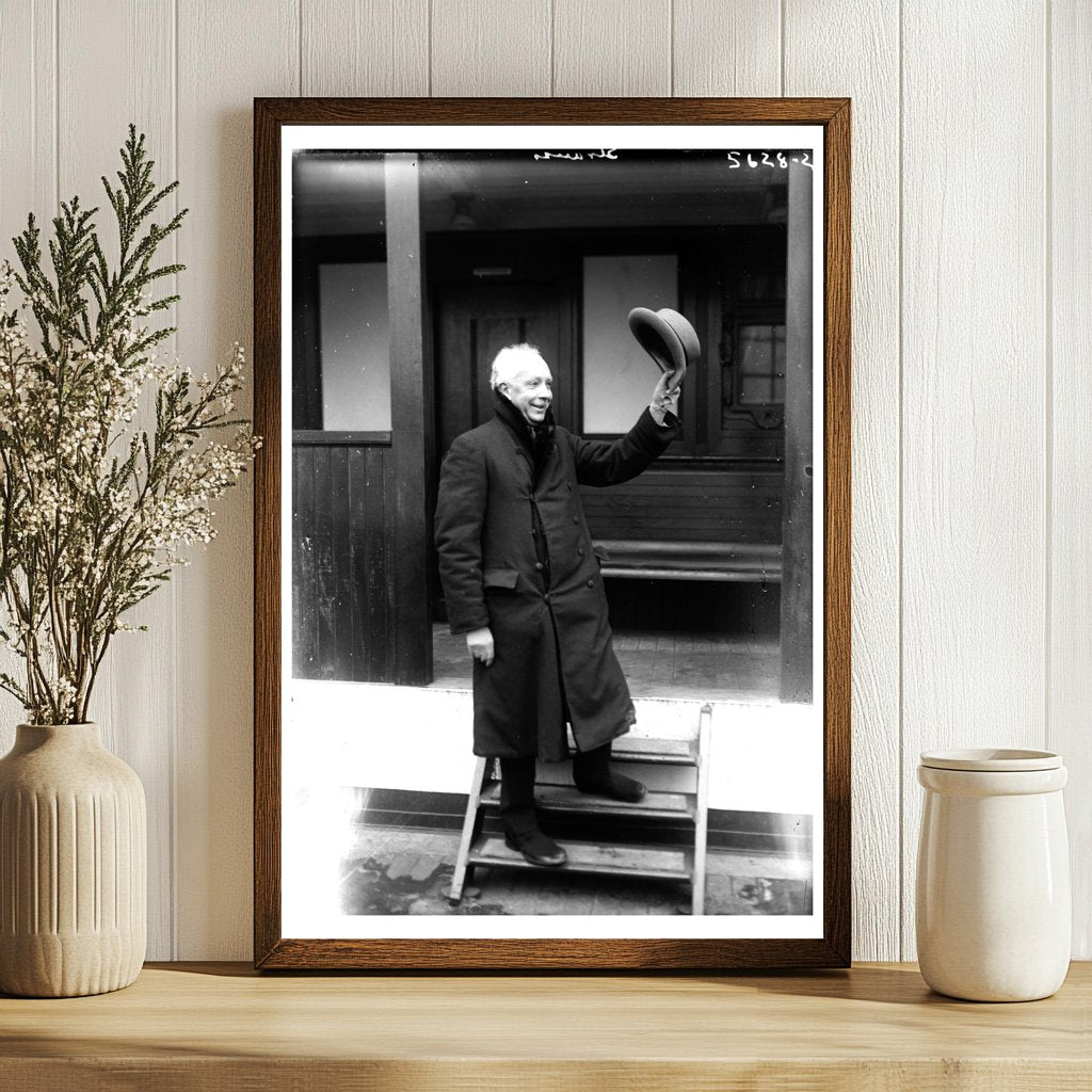 1920s Iconic Portrait: A Symbol of Cultural Change