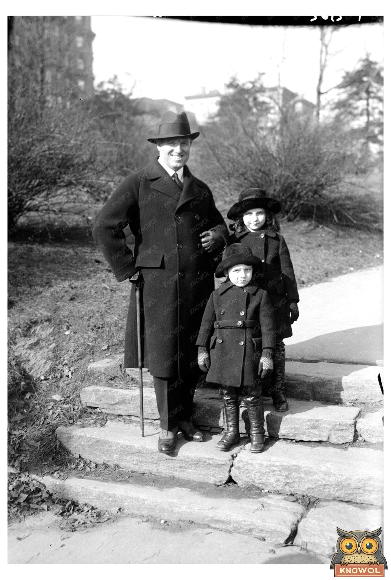 1920s Cultural Icon: Martinelli in Timeless Elegance