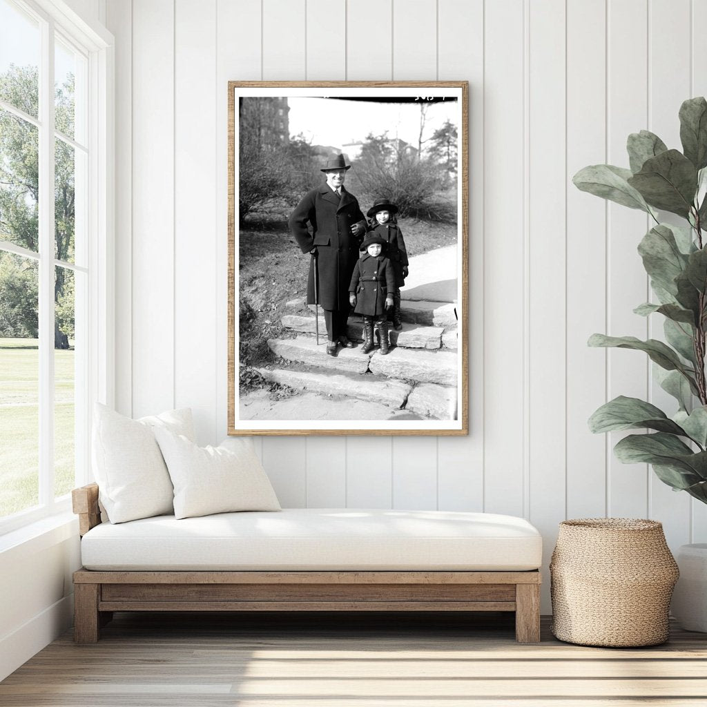 1920s Cultural Icon: Martinelli in Timeless Elegance