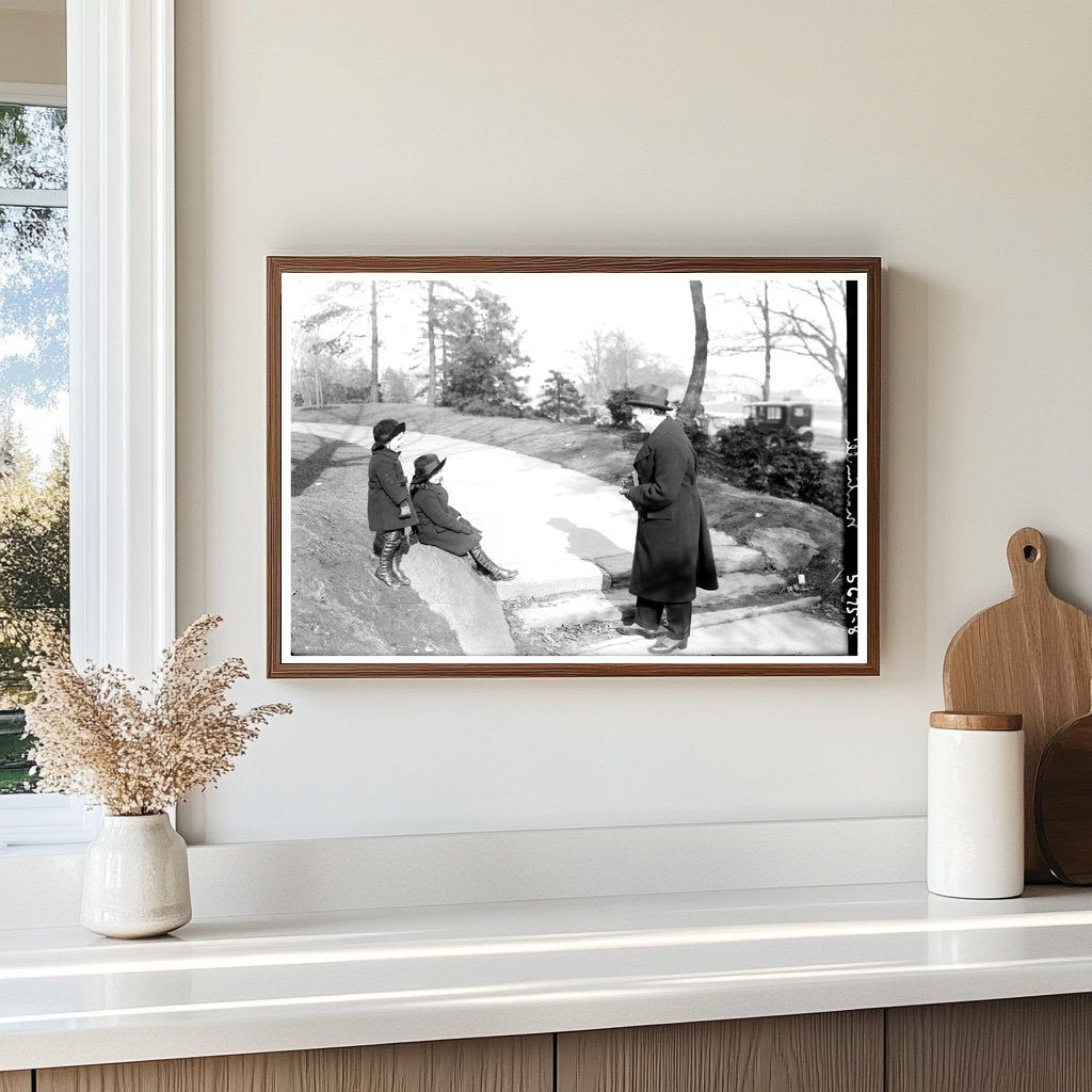 1920s Street Scene: Life in Early 20th Century