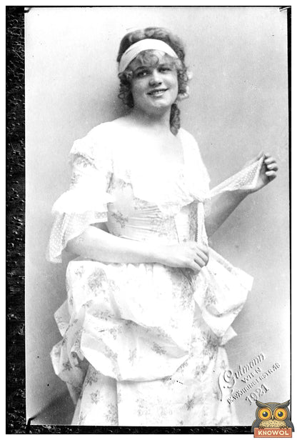 1921 Enigmatic Portrait: Marion in Vintage Elegance