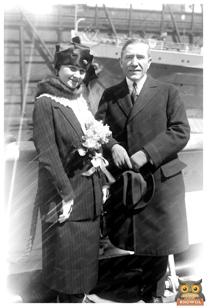 1922 Vintage Portrait of a Charming Couple