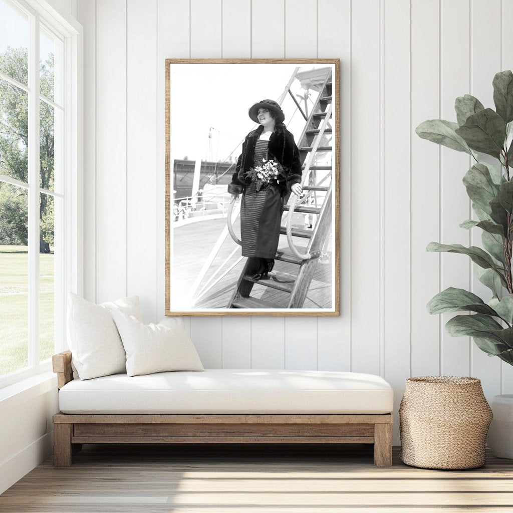 1920s Ivogun: Early News Photography Snapshot