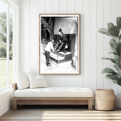 1920s American Icon: A Glimpse into Cultural History