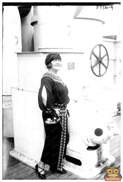 1920s Glass Photo of Melvis: A Timeless Portrait