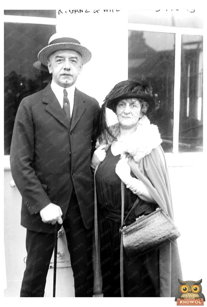 1920s Vintage Portrait of a Stylish Couple
