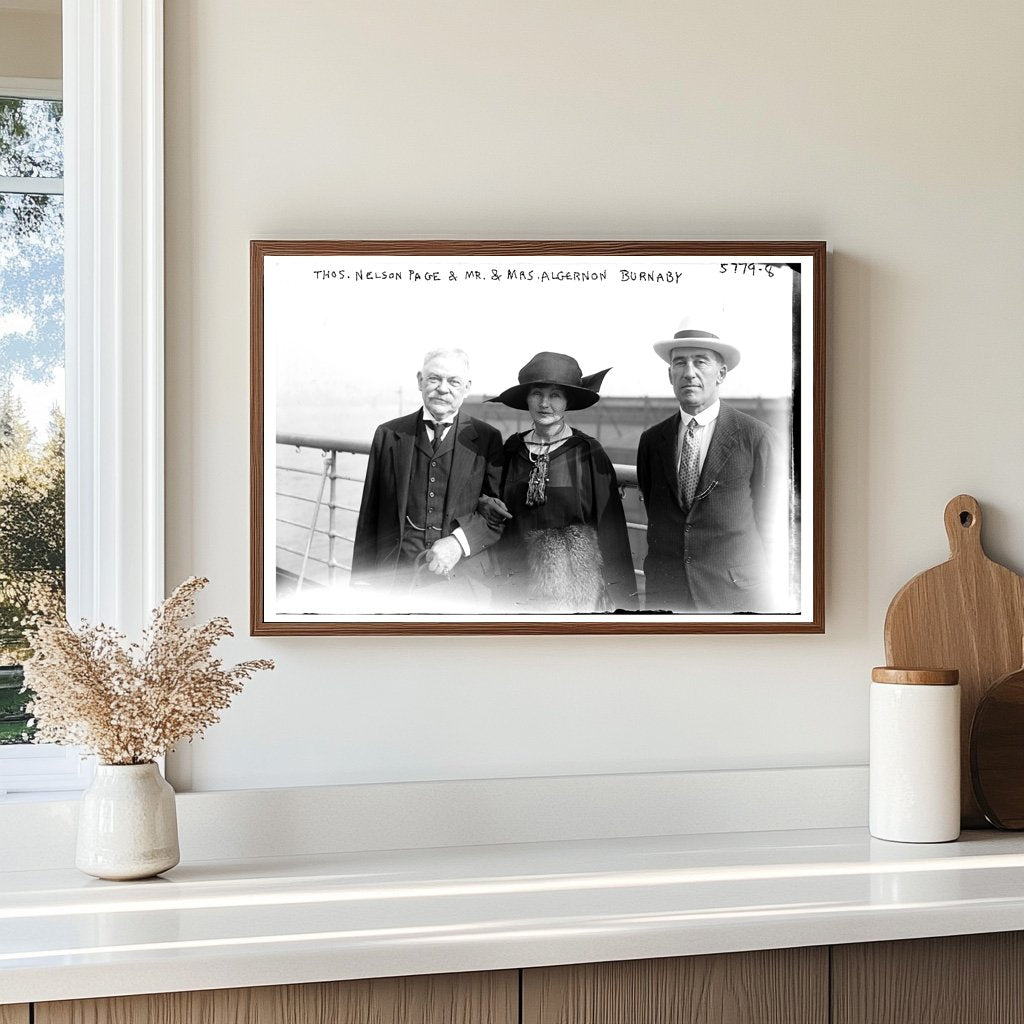 1920s Gathering of Literary Luminaries in Portrait