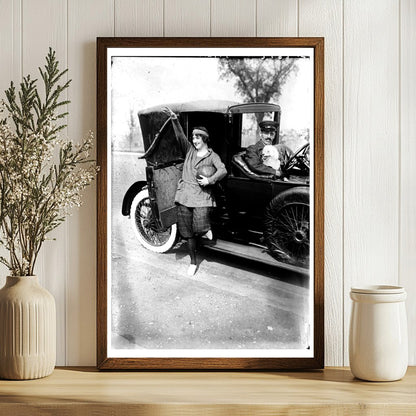 1920s Vintage Portrait of Trendy Burgess Artist