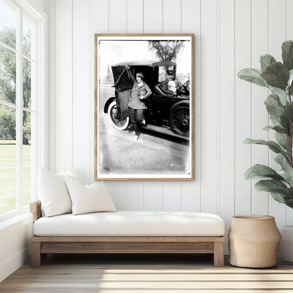 1920s Vintage Portrait of Trendy Burgess Artist