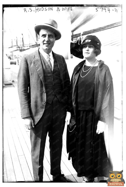 1920s American Couple: Timeless Love in Classic Fashion