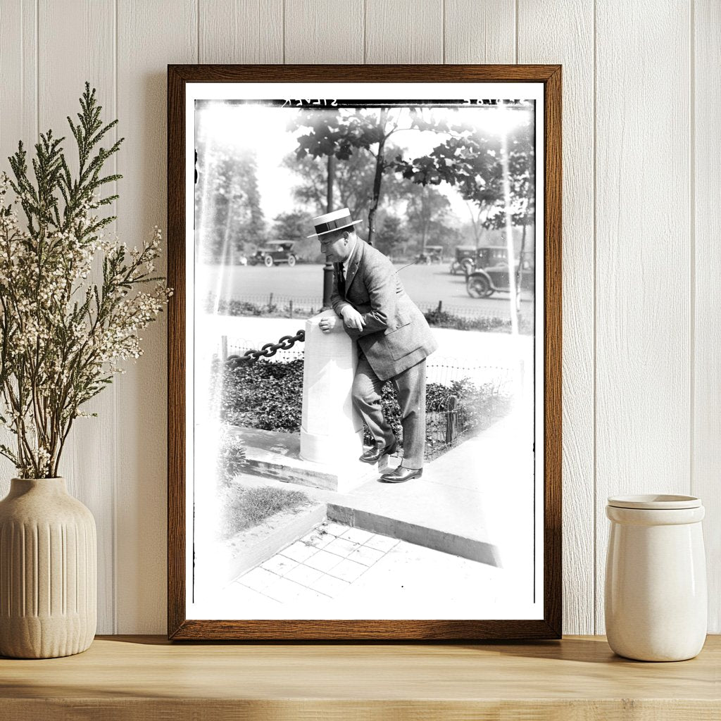 1920s Urban Life: A Glimpse into Daily Moments